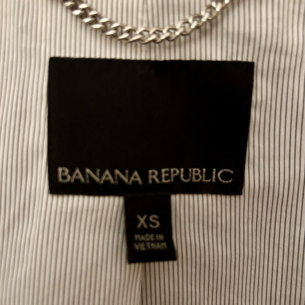 Banana Republic Lightweight Trench in sage green, XS, great condition. - Picture 6 of 16